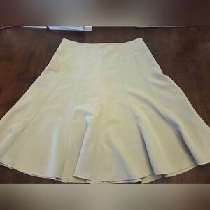 Elegant Cream Women's Skirt With Flare Size 10